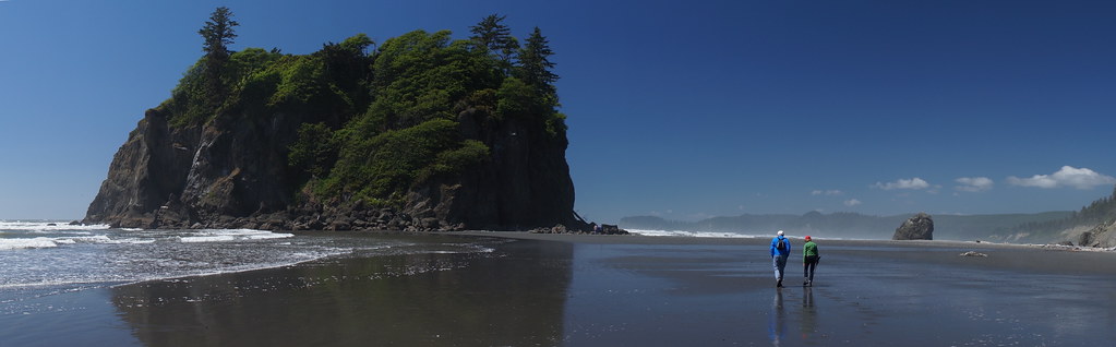 Hikers on Ruby Beach