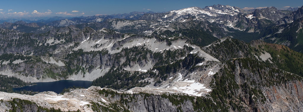 Panorama of Gold Lake and Hinman/Daniel