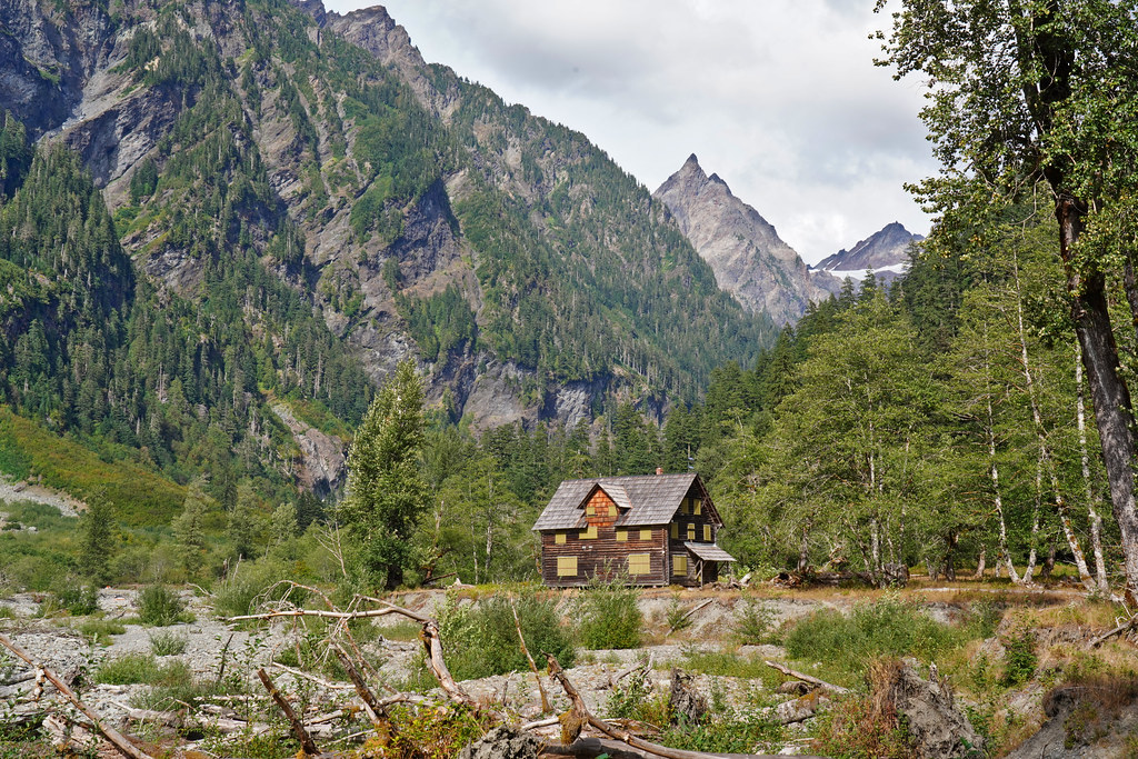 Enchanted Valley Ranger Station
