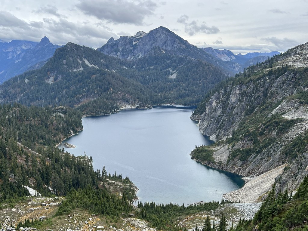 Snow Lake from west-side traverse (Avalanche Mountain left, Snoqualmie Mountain center)