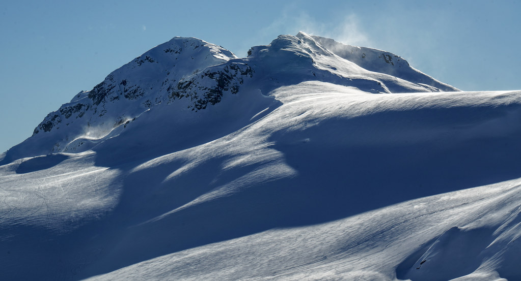 Sisqa Peak (left) and Sem'am (right)