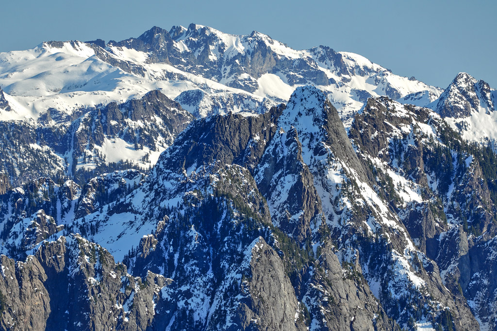 Mt Daniel and Himan with Garfield Mountain in the foreground