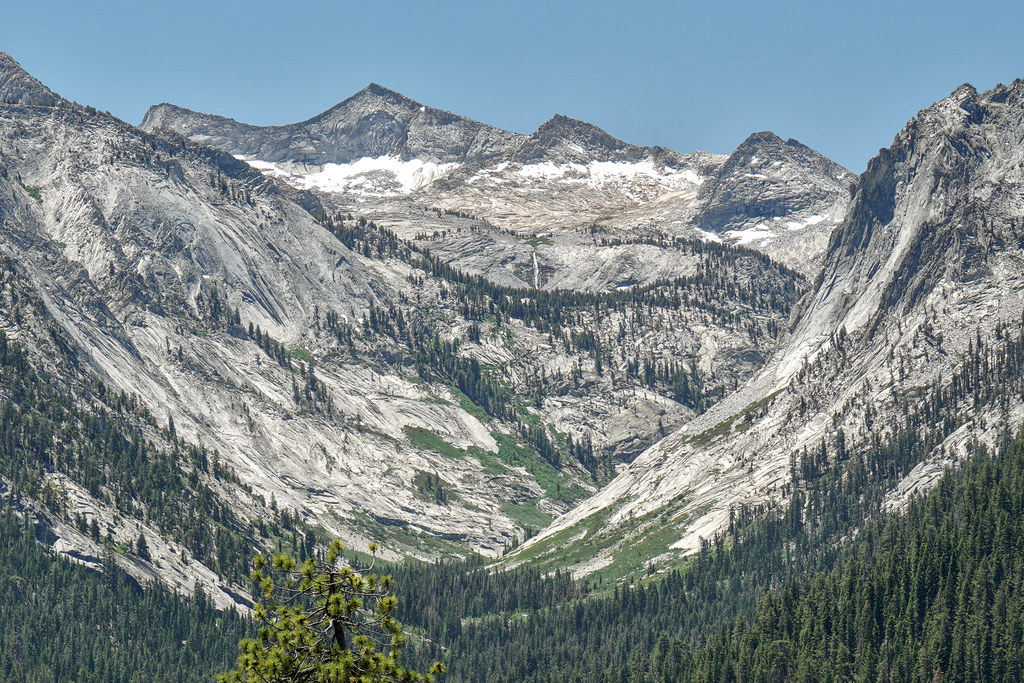 Fantastic U-shaped Canyon - View from Avalanche Pass