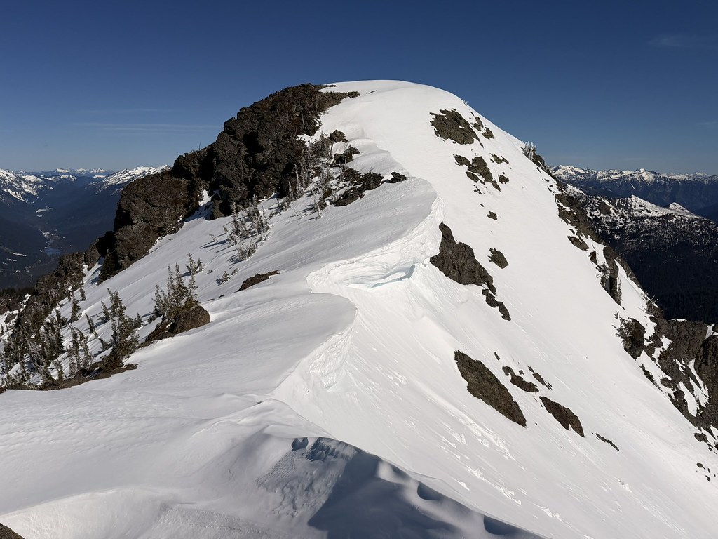 Final stretch to Hawkins summit had some cornices